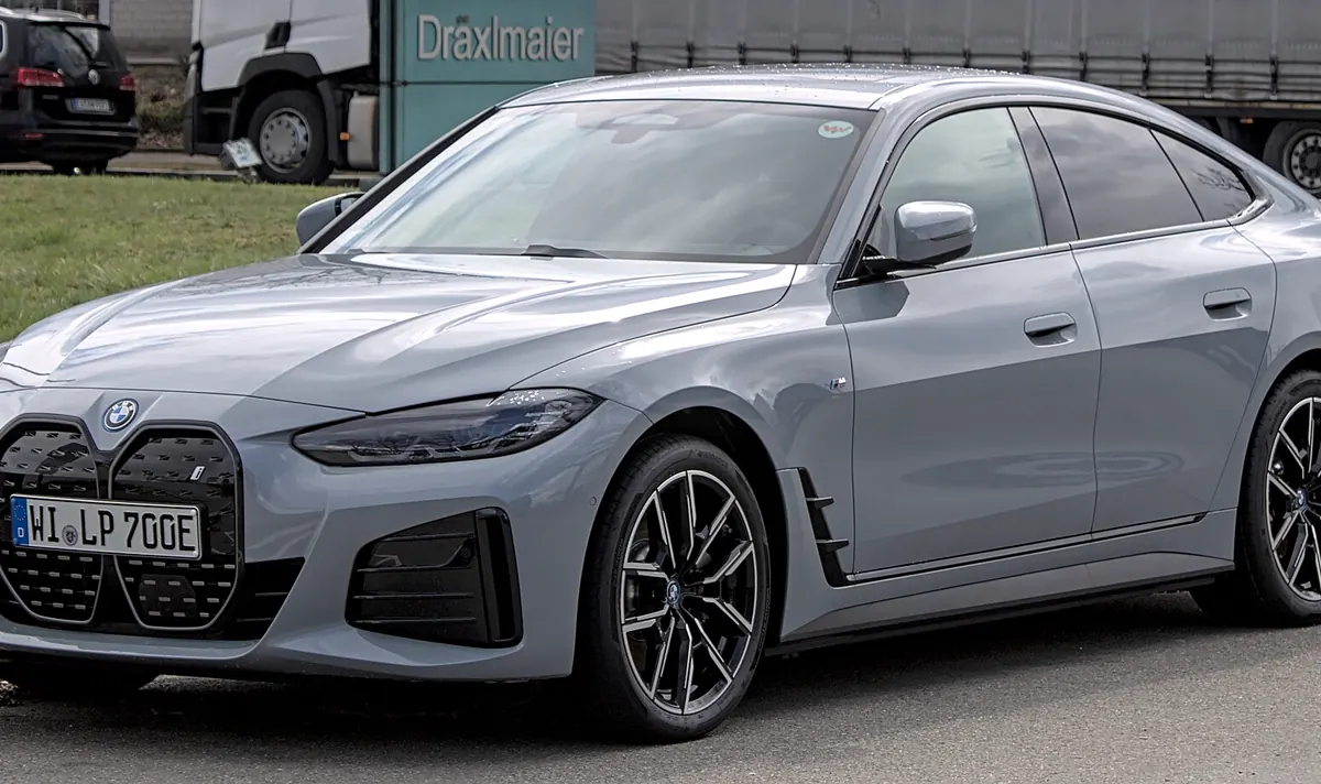 BMW i4