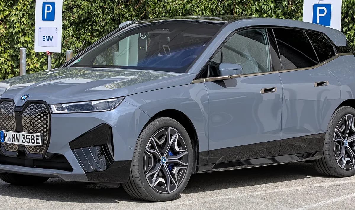 BMW iX