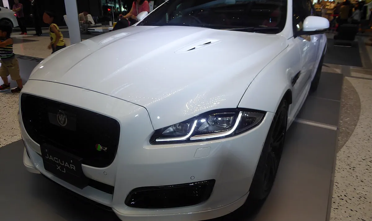 Jaguar XJ