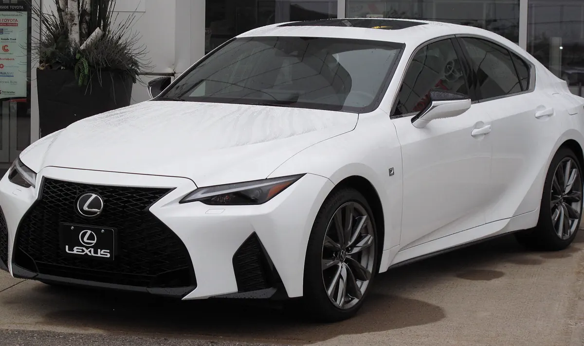 Lexus IS