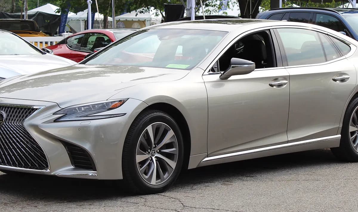 Lexus LS