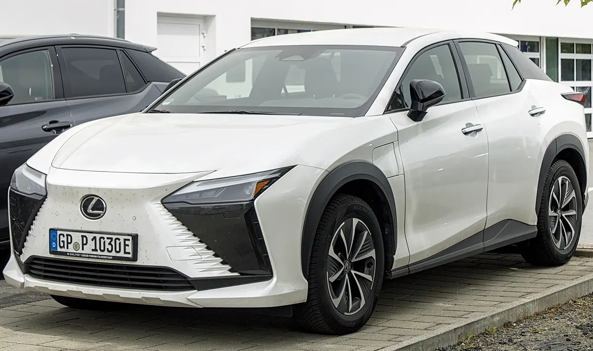 Lexus RZ