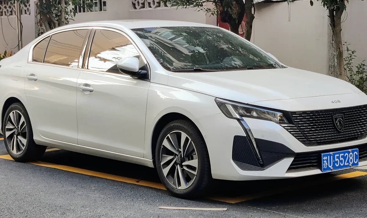 Peugeot 408